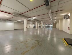 Airline House (D17), Warehouse #578705031